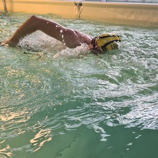 Eine Gegenstromschwimmanlage im Pool für Schwimmer